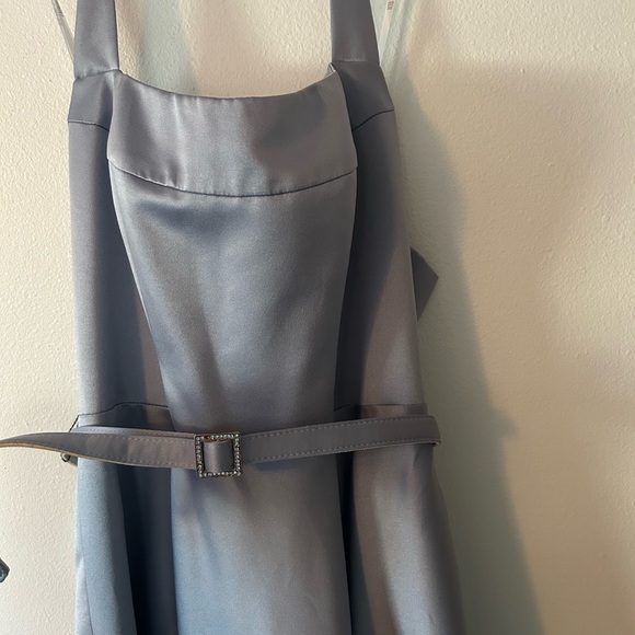 Halter strap satin dress - Picture 8 of 9